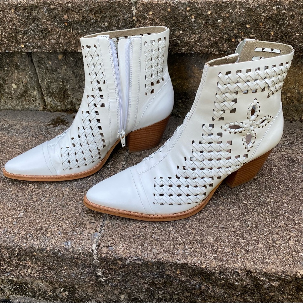Anthropologie Matisse Bello White Cutout Booties